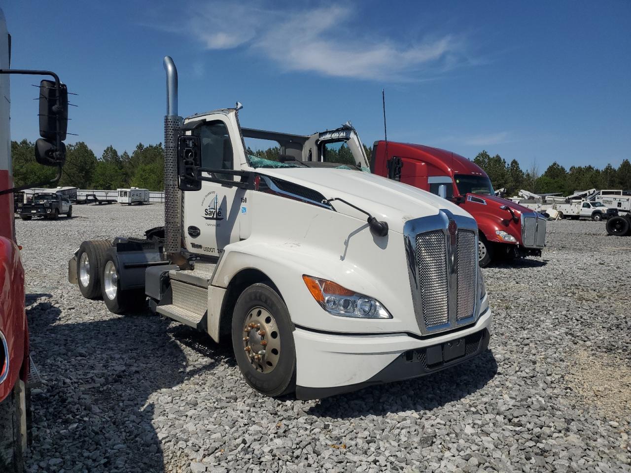 2023 Kenworth T680 Semi Truck for Sale in Memphis, TN - Top/Roof