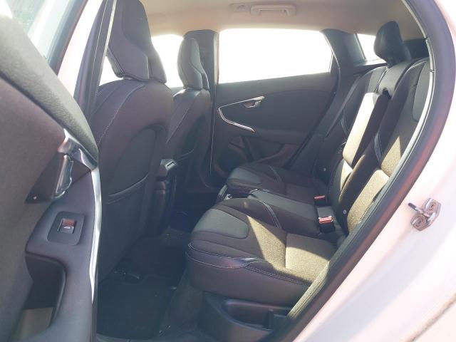 2016 VOLVO V40 MOMENT