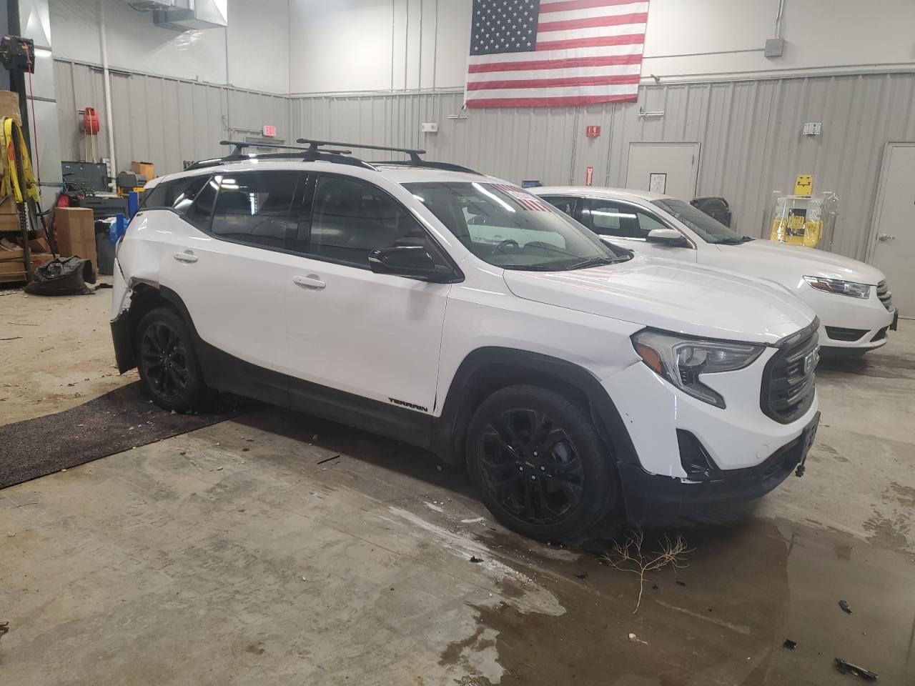 2021 GMC Terrain - Image 4