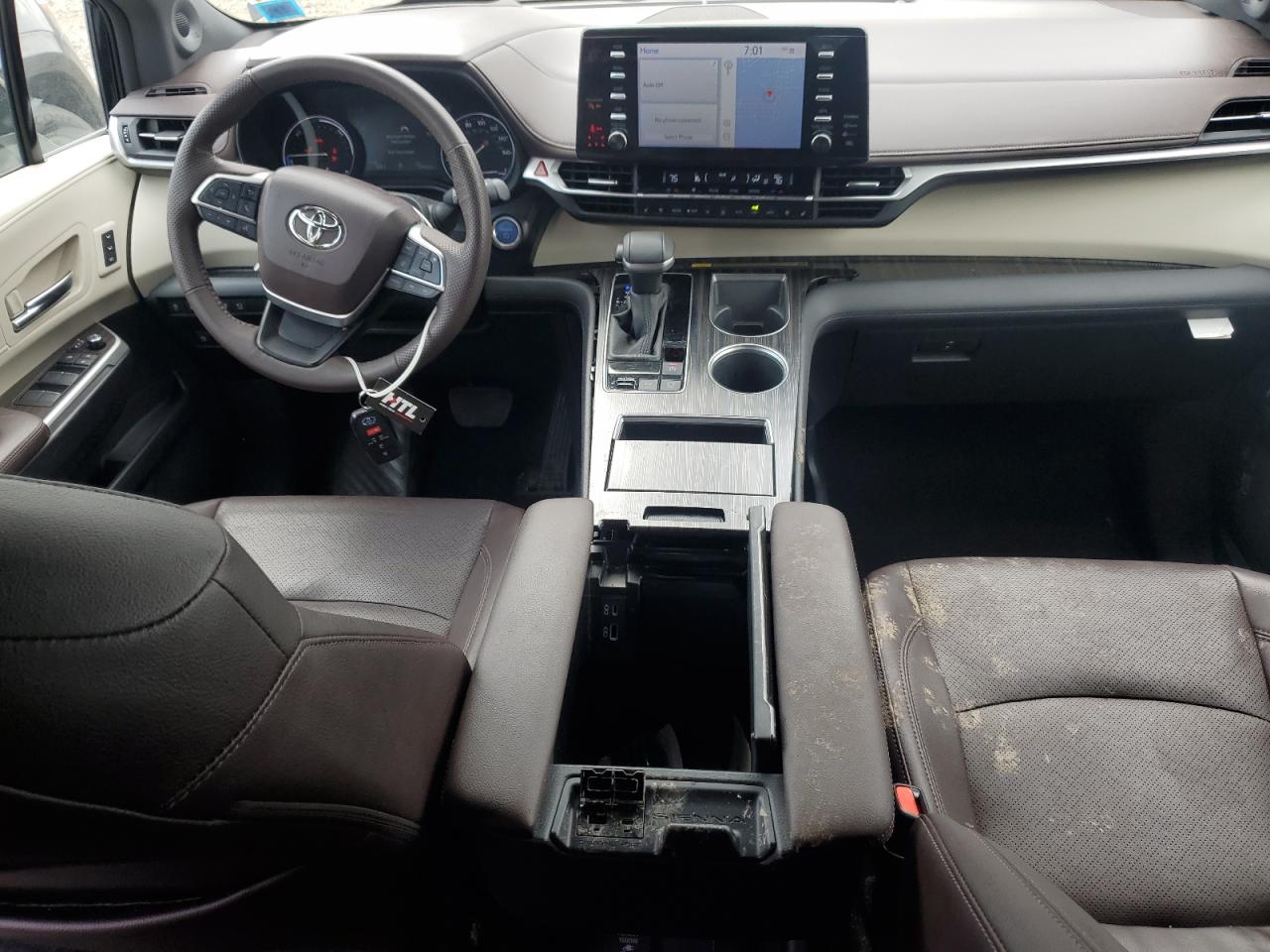 2023 Toyota Sienna - Image 8