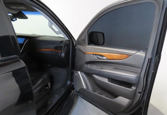 Parquets CADILLAC ESCALADE 2016 Czarny