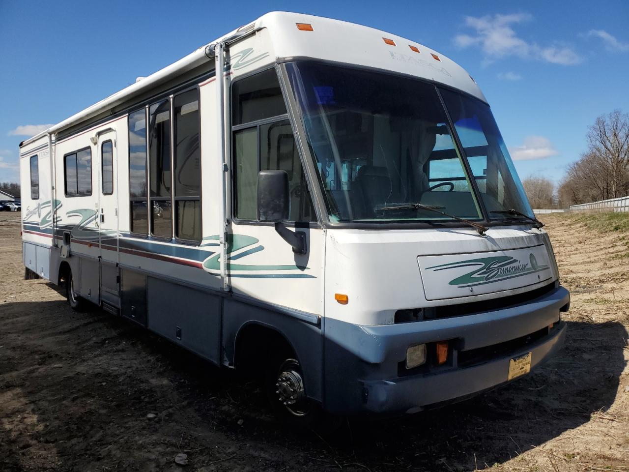 Portland, MI에서 판매 중인 1997 Ford F530 Super Duty - Top/Roof
