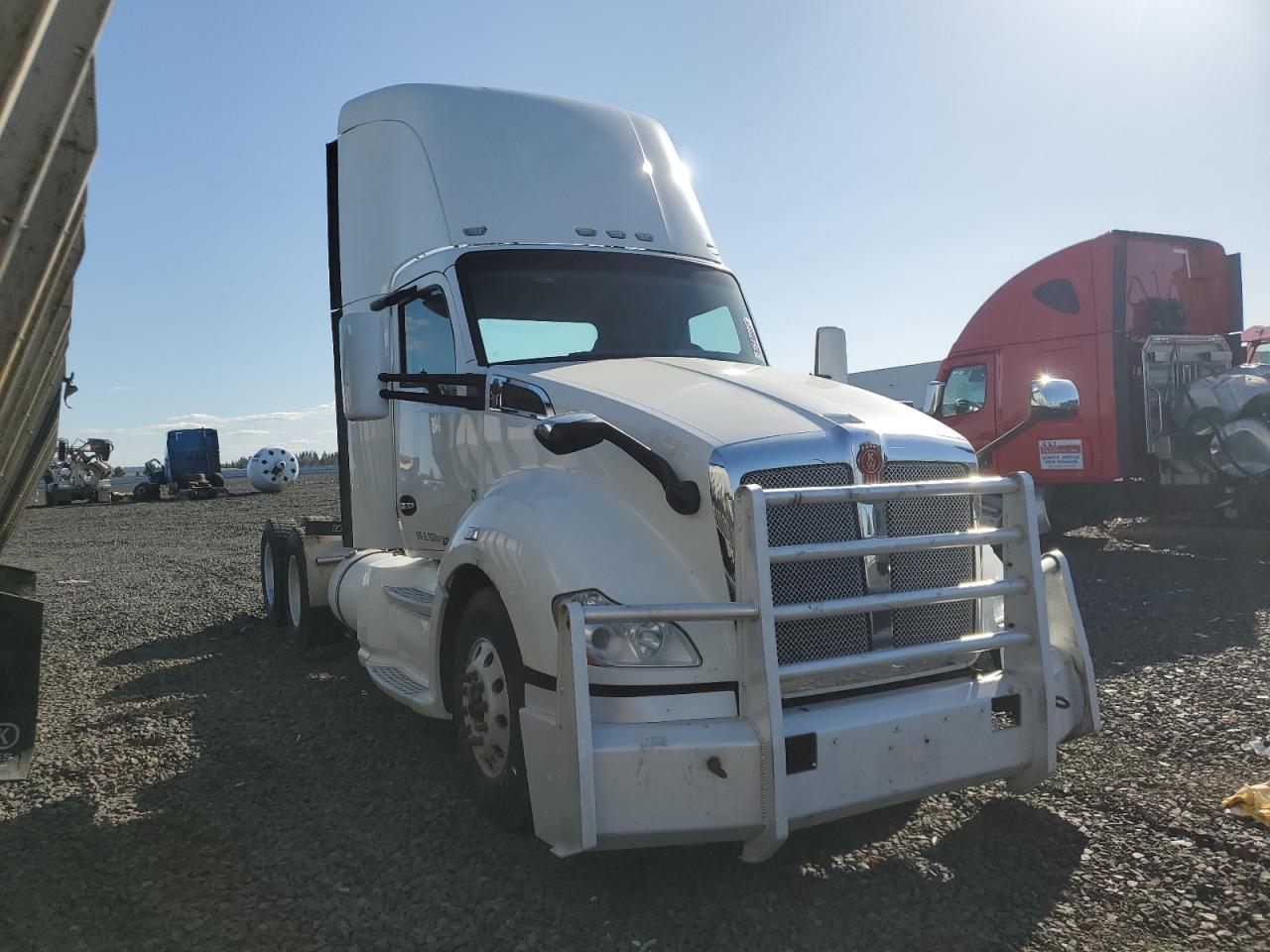 2017 Kenworth T680 Semi Truck for Sale in Airway Heights, WA - Minor Dent/Scratches