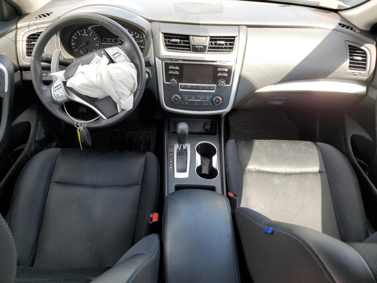 2016 Nissan Altima - Image 8