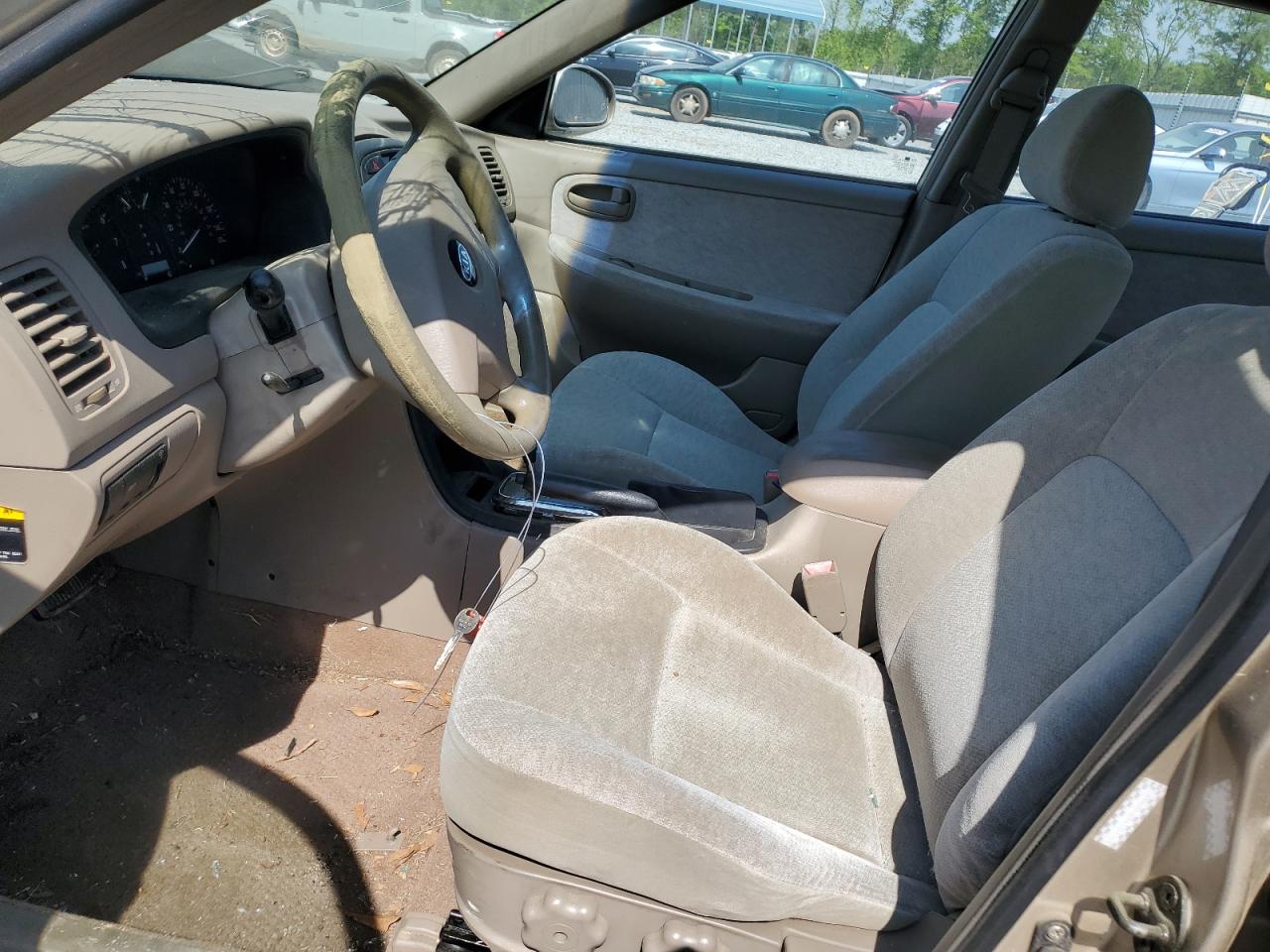 2004 Kia Optima Lx VIN: KNAGD126845321753 Lot: 53864095