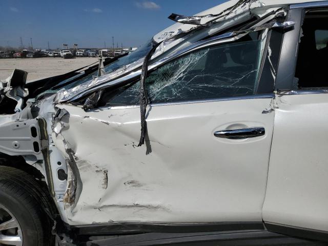  NISSAN ROGUE 2018 Белы