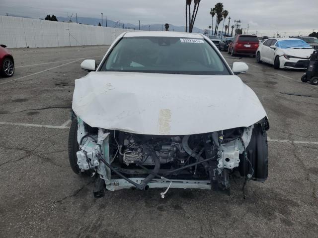  TOYOTA CAMRY 2024 Белый