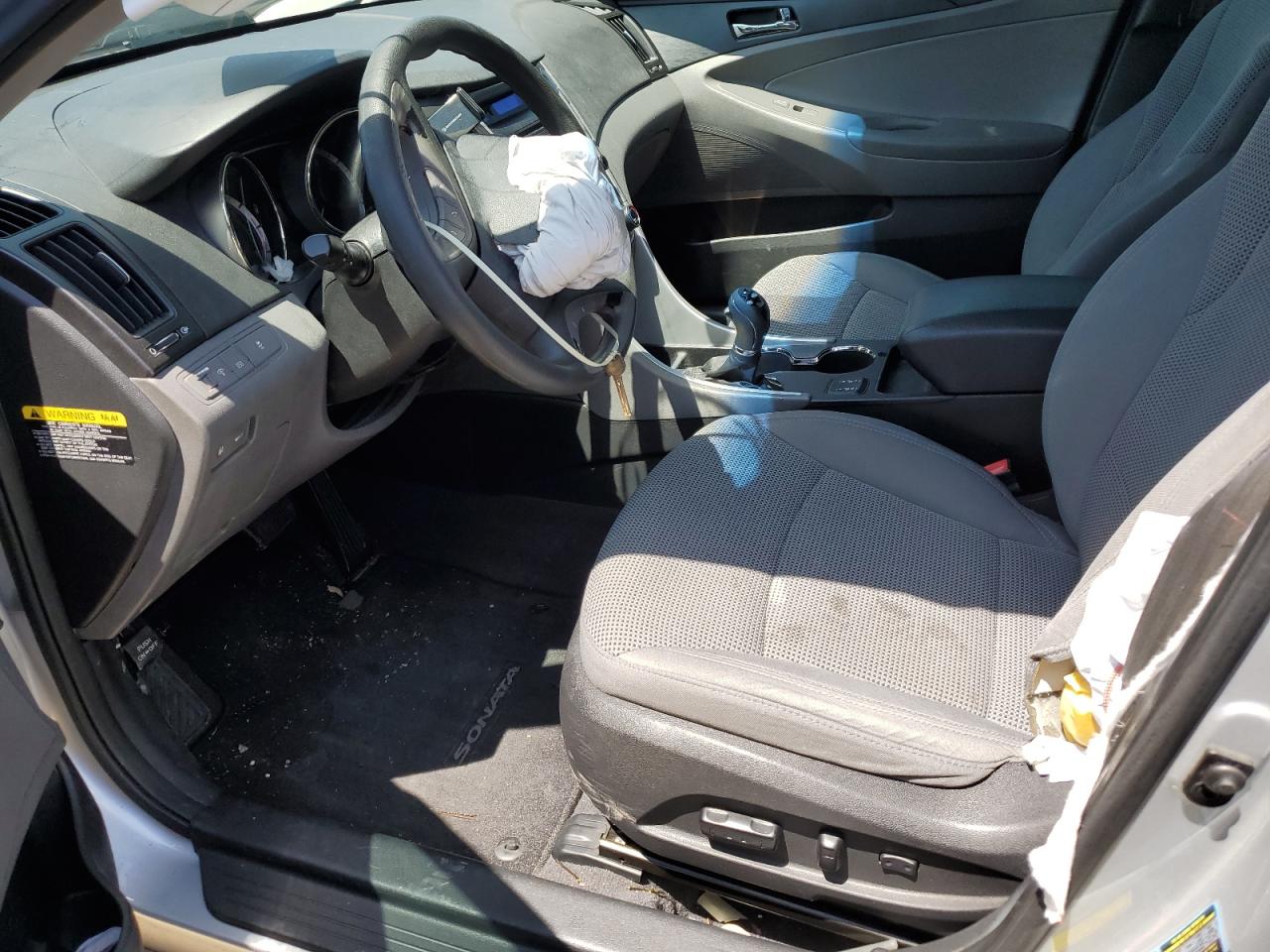 2013 Hyundai Sonata - Image 7
