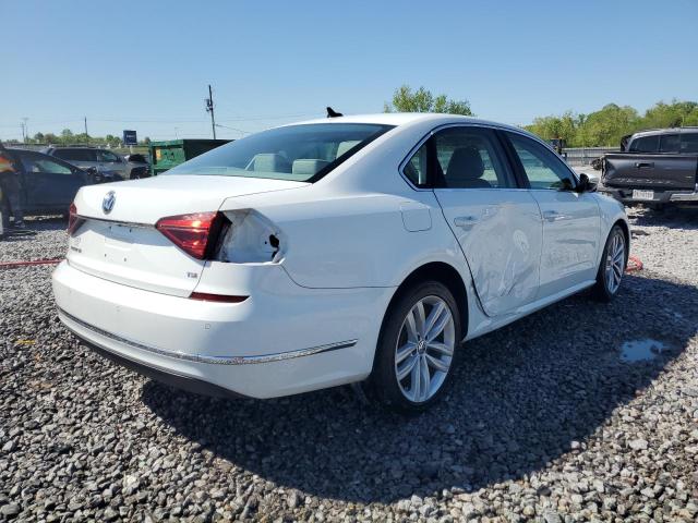  VOLKSWAGEN PASSAT 2018 Biały
