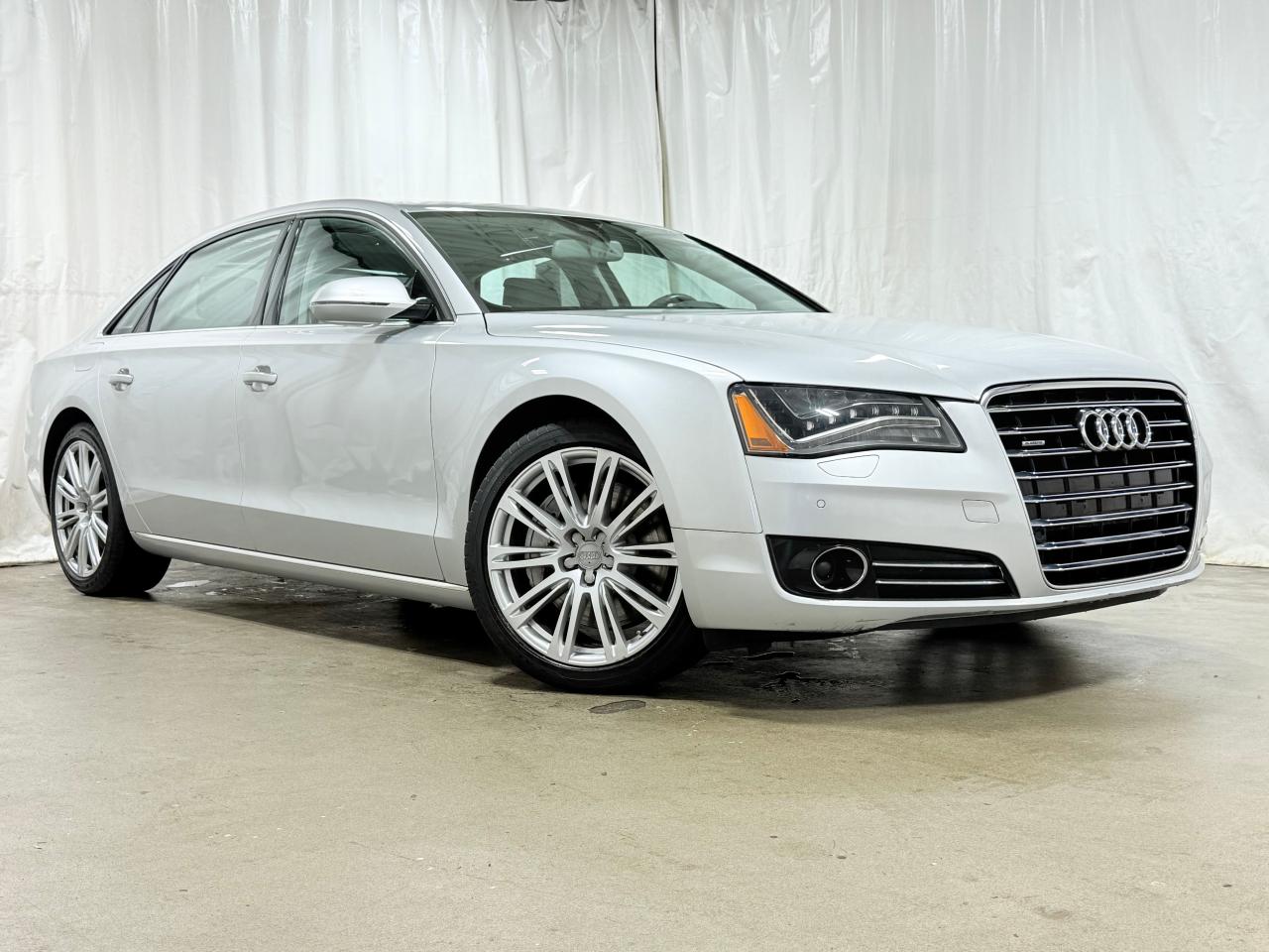 2012 Audi A8 L Quattro na sprzedaż w Wheeling, IL - Normal Wear