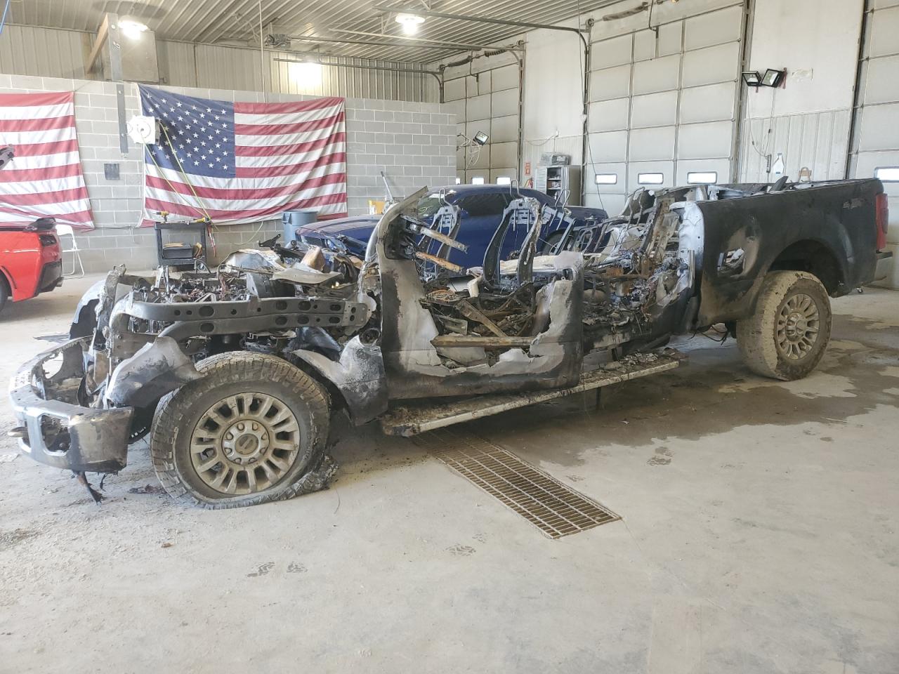 2022 Ford F350 Super Duty for Sale in Columbia, MO - Burn