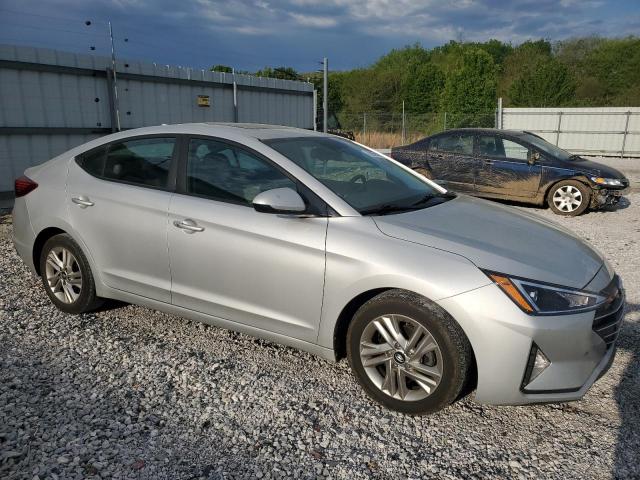  HYUNDAI ELANTRA 2019 Серебристый