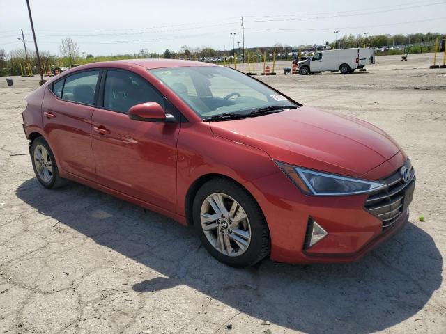  HYUNDAI ELANTRA 2019 Червоний