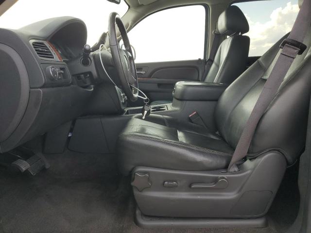 Паркетники GMC YUKON 2013 Сріблястий
