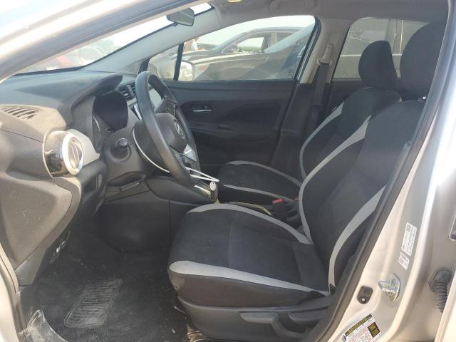  NISSAN VERSA 2021 Srebrny