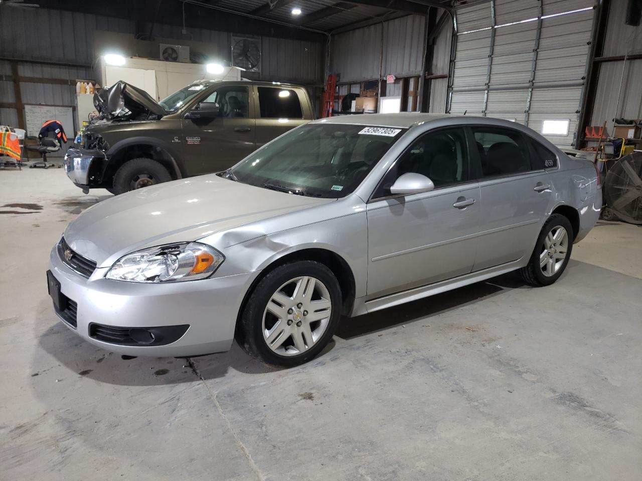 2011 Chevrolet Impala Lt للبيع في Rogersville، MO - Front End