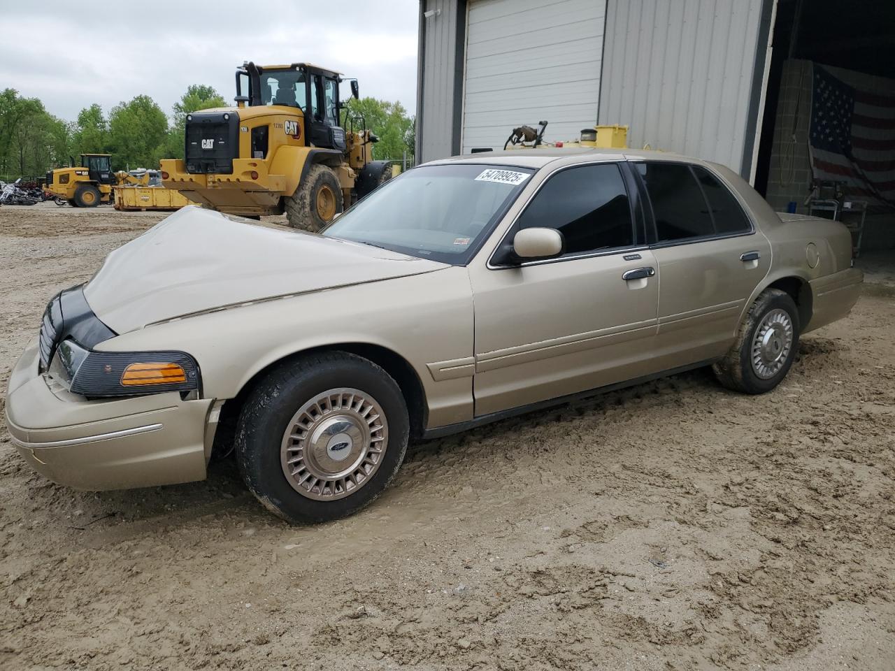 1999 Ford Crown Victoria for Sale in Columbia, MO - Front End