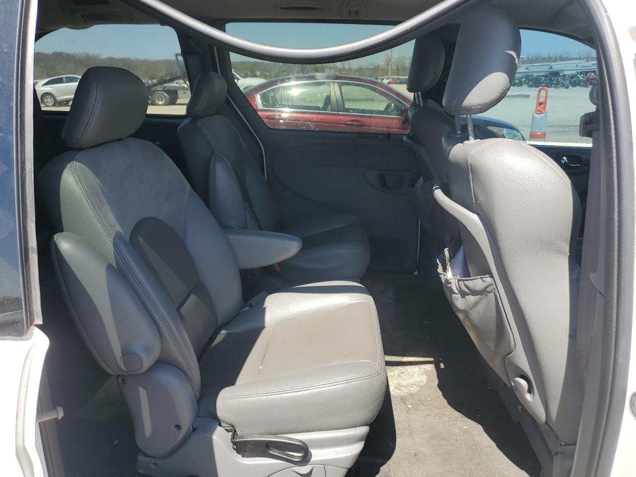 2004 Chrysler Town & Country Limited VIN: 2C8GP64L34R545069 Lot: 52137785