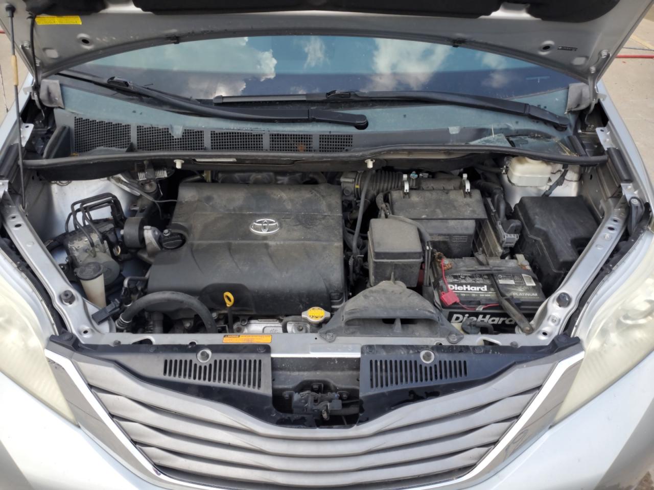 2011 Toyota Sienna Xle VIN: 5TDYK3DC4BS115025 Lot: 55110695