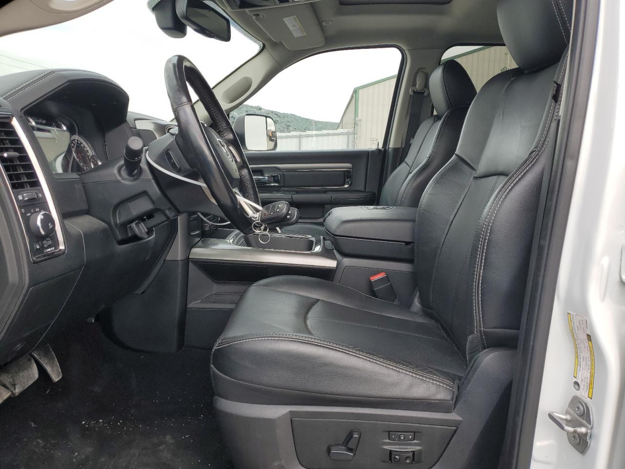 2018 RAM 3500 - Image 7