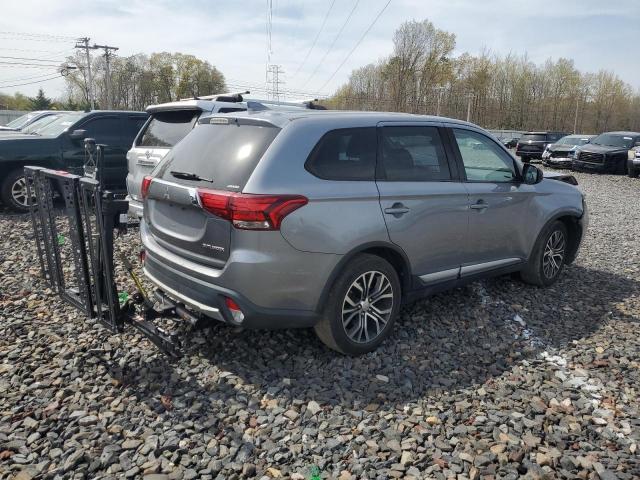  MITSUBISHI OUTLANDER 2017 Srebrny