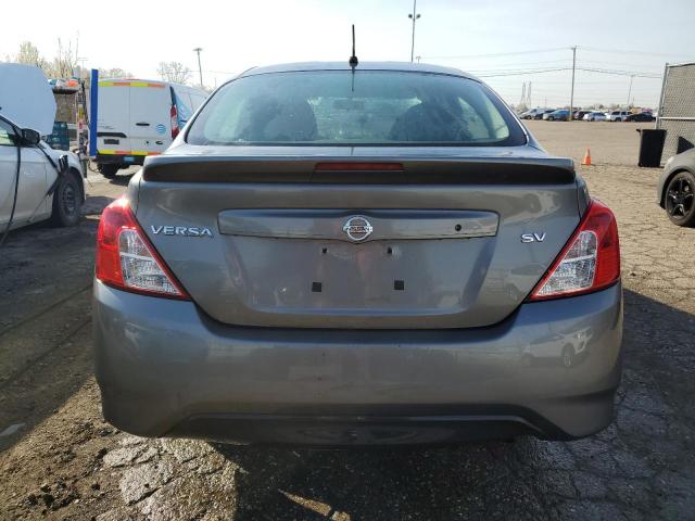  NISSAN VERSA 2017 Szary