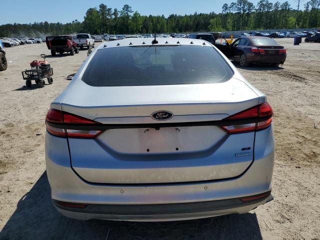 Sedans FORD FUSION 2017 Srebrny