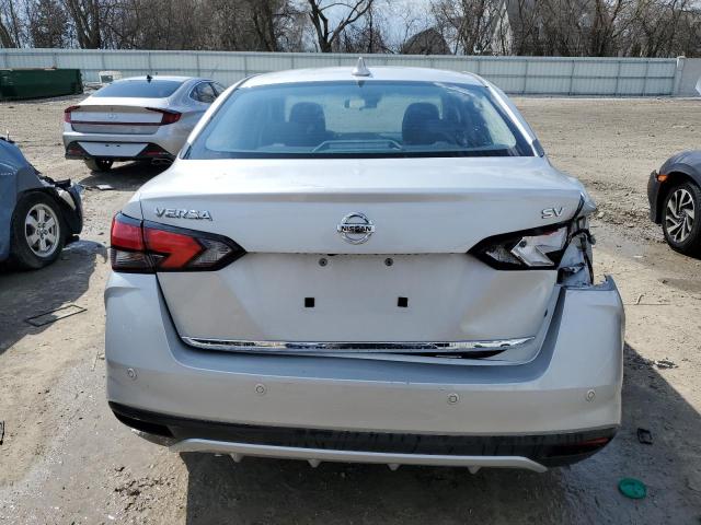  NISSAN VERSA 2020 Серебристый