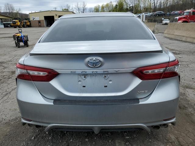  TOYOTA CAMRY 2018 Сріблястий