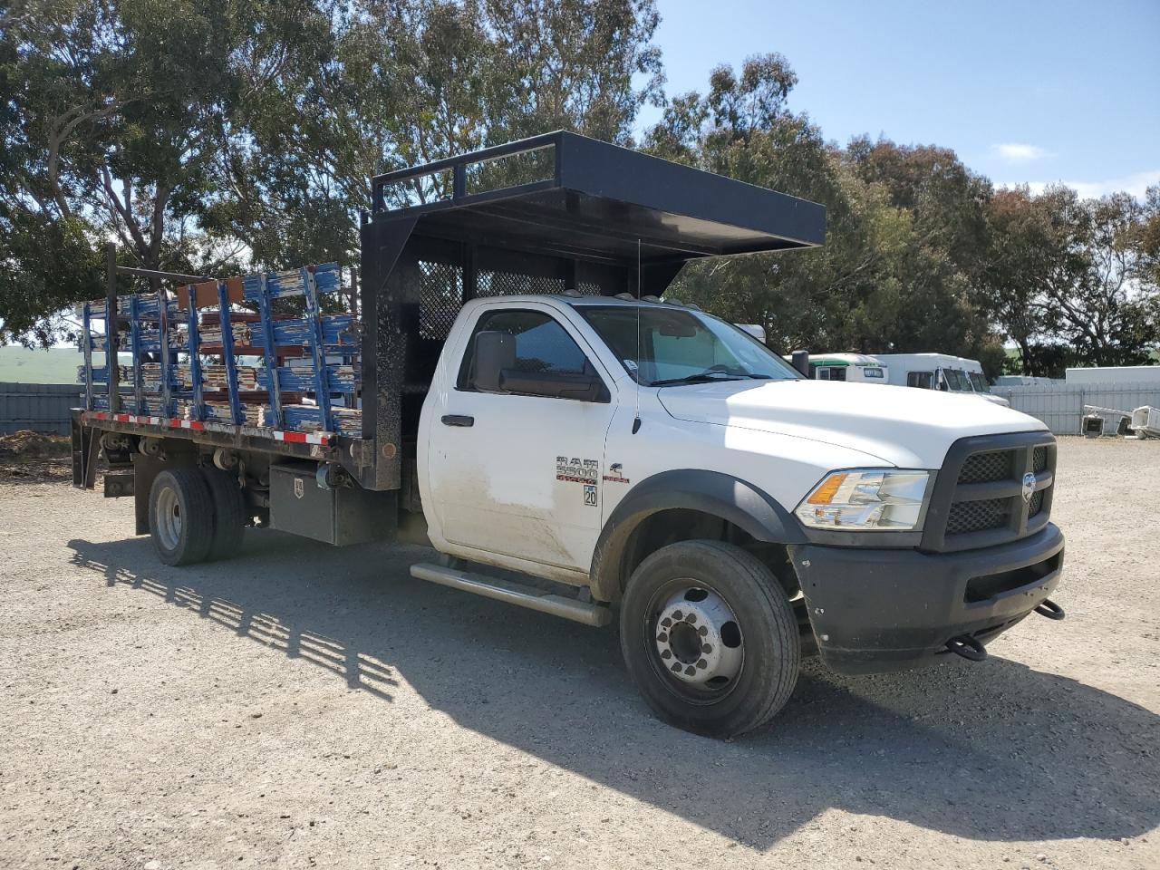 2014 Ram 5500 Flatbed Truck for Sale in Martinez, CA - Minor Dent/Scratches