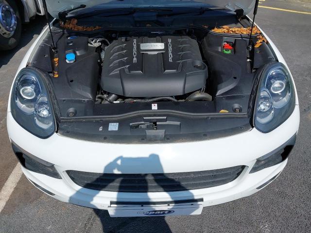 2015 PORSCHE CAYENNE V8