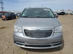 2014 Chrysler Town & Country Touring zu verkaufen in Elgin, IL - Side