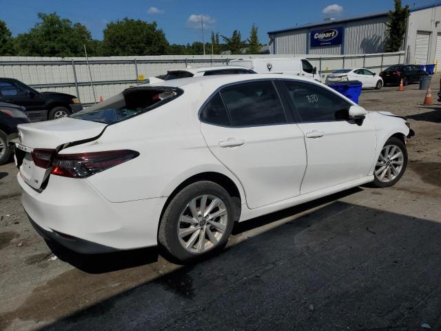  TOYOTA CAMRY 2022 Biały