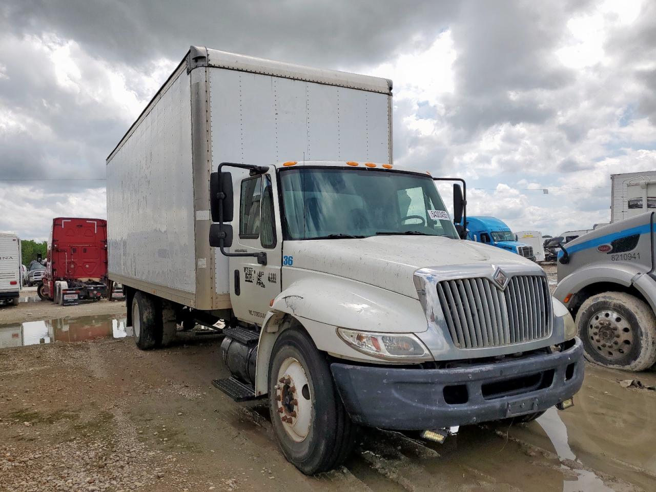 2006 International 4300 Box Truck for Sale in Grand Prairie, TX - Mechanical