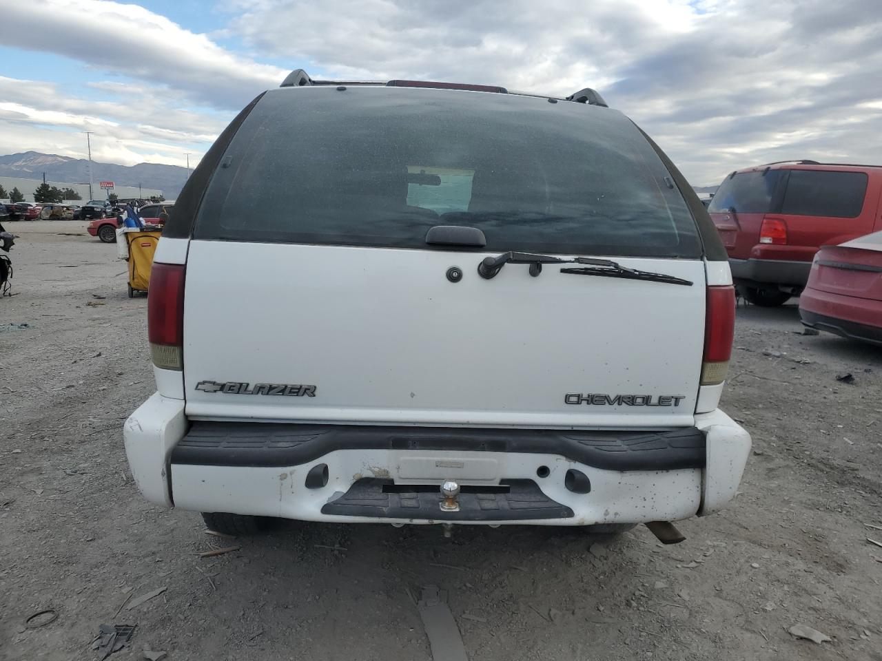 2000 Chevrolet Blazer VIN: 1GNCS18W6YK108426 Lot: 54915225