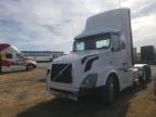 Sacramento, CA에서 판매 중인 2015 Volvo Vnl Semi Truck - Minor Dent/Scratches