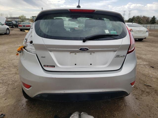  FORD FIESTA 2016 Серебристый