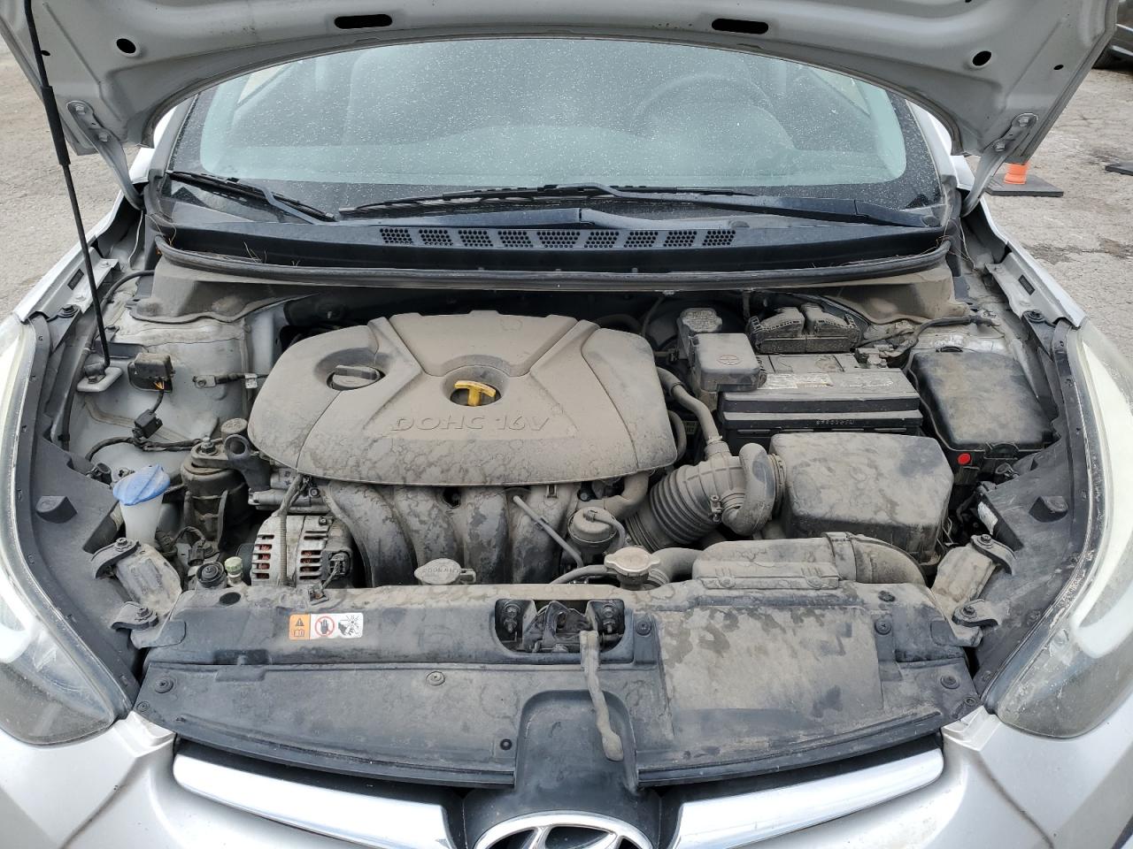 5NPDH4AE6GH733081 2016 Hyundai Elantra Se