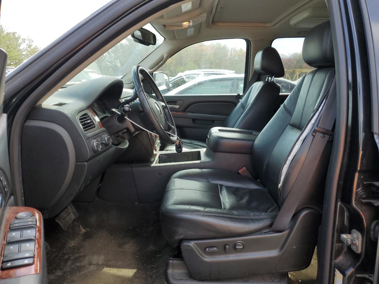 2010 Chevrolet Suburban K1500 Lt VIN: 1GNUKJE32AR164746 Lot: 53456925