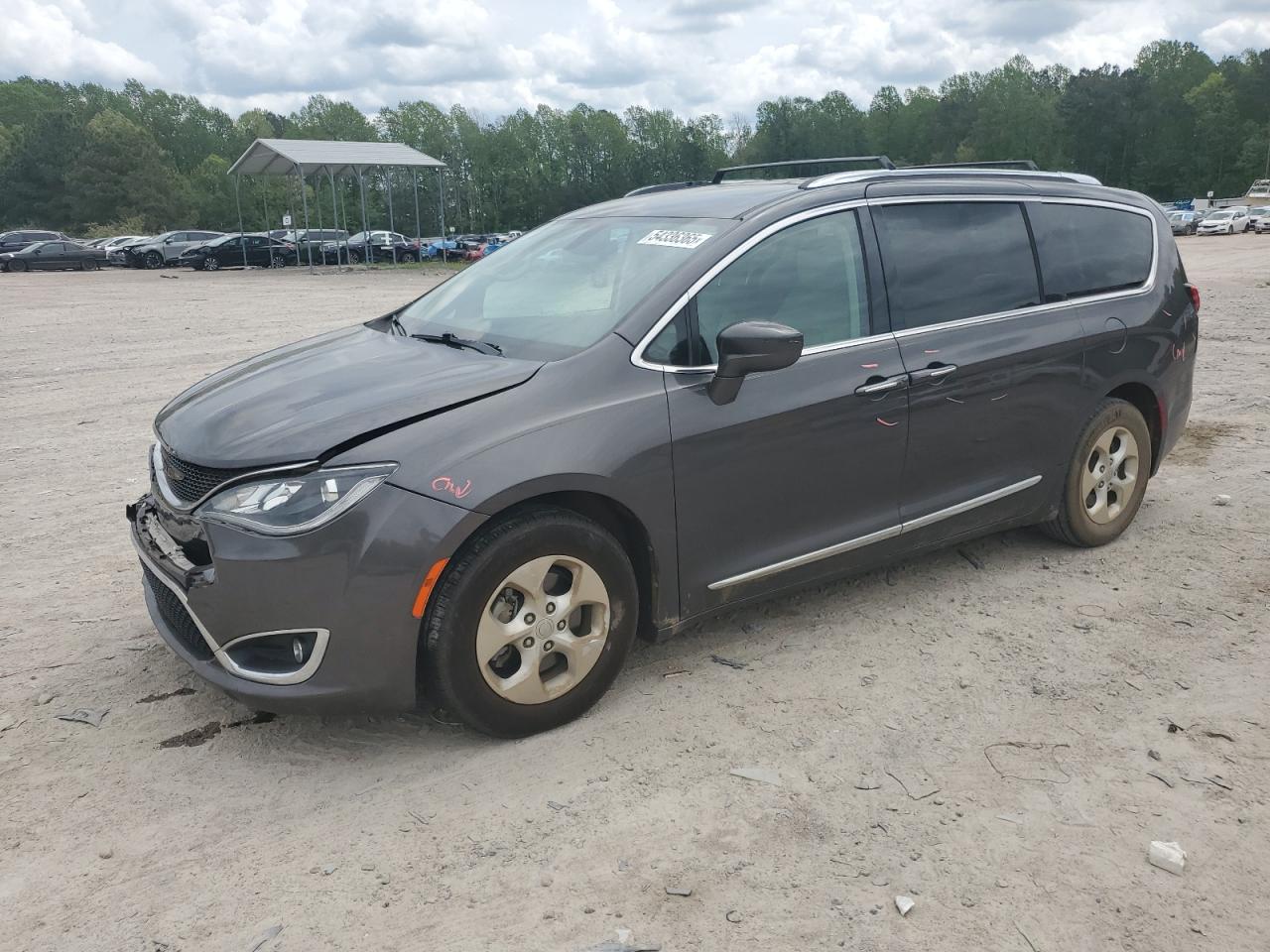 2017 Chrysler Pacifica Touring L Plus na sprzedaż w Charles City, VA - Front End