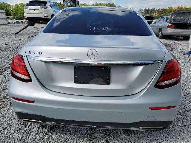 Sedans MERCEDES-BENZ E-CLASS 2017 Srebrny