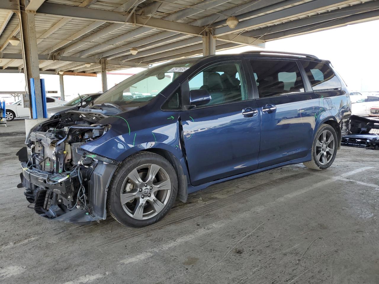 2020 Toyota Sienna Se იყიდება Hayward-ში, CA - Front End