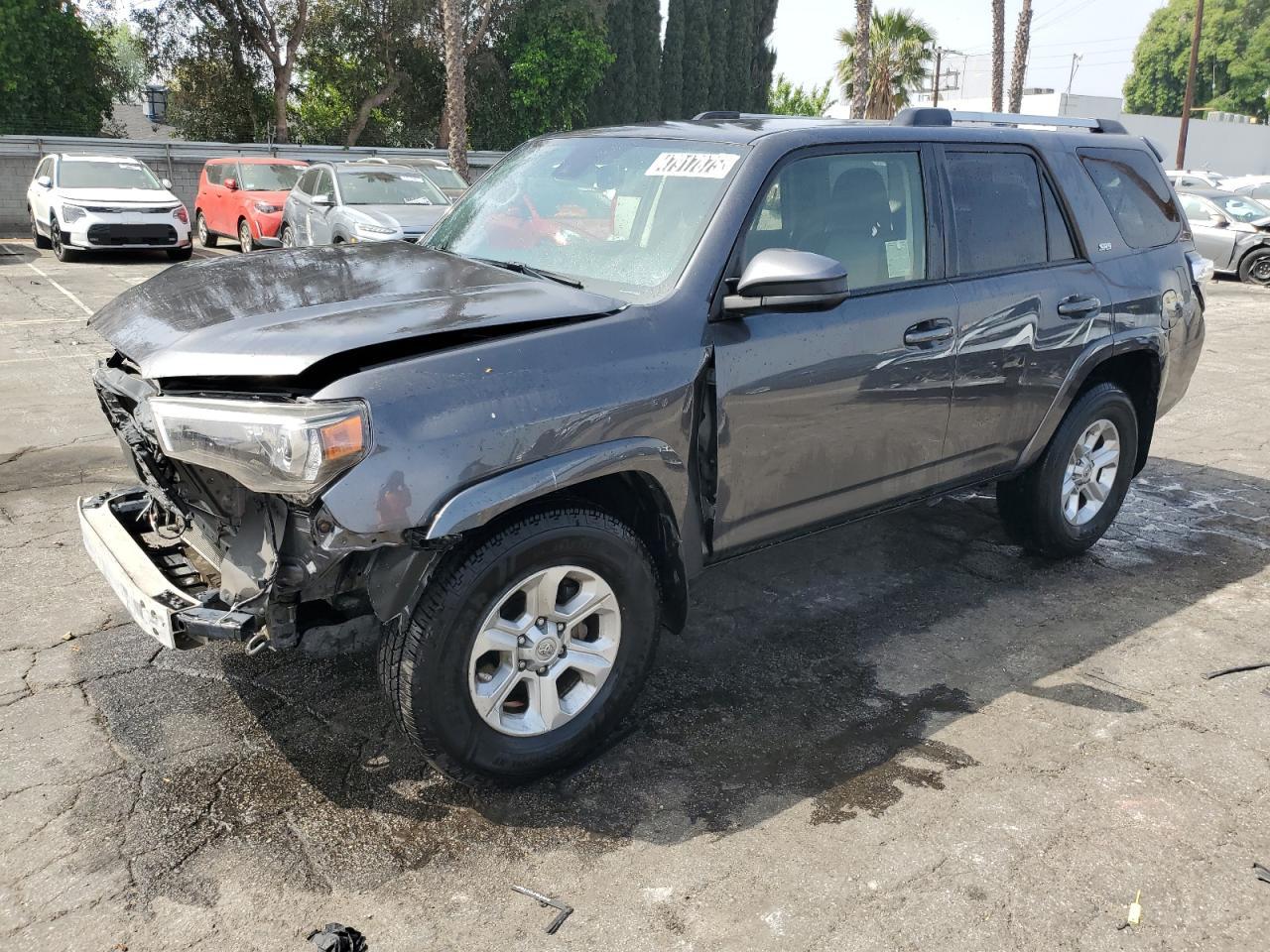 2021 Toyota 4Runner Sr5 იყიდება Van Nuys-ში, CA - Front End