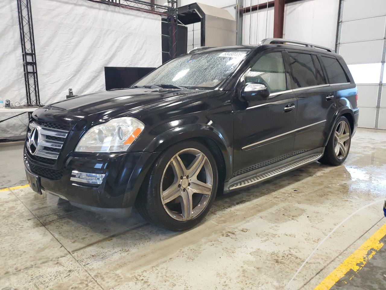 2010 Mercedes-Benz Gl 550 4Matic for Sale in Wilmer, TX - Side