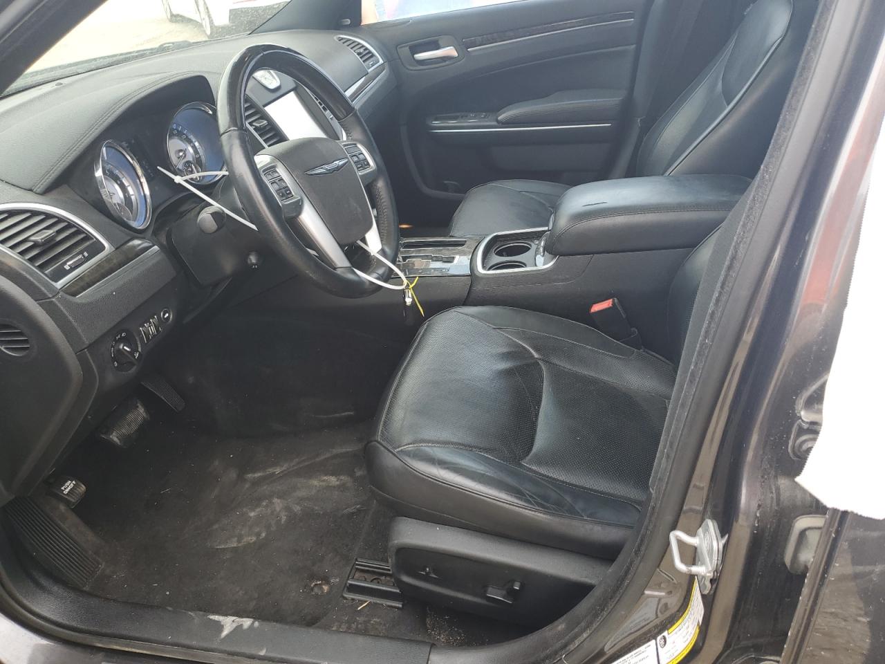 2013 Chrysler 300 - Image 7
