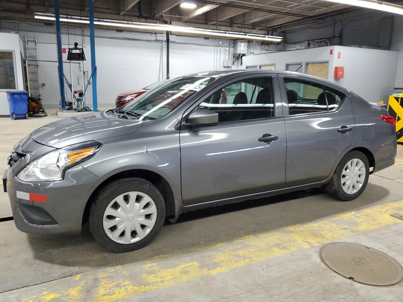 Wheeling, IL에서 판매 중인 2017 Nissan Versa S - Minor Dent/Scratches