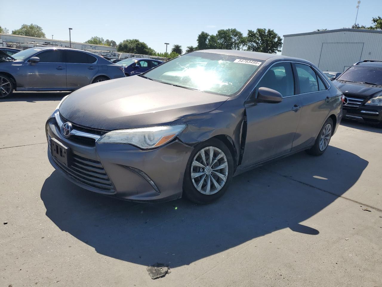 2015 Toyota Camry Le for Sale in Sacramento, CA - Front End