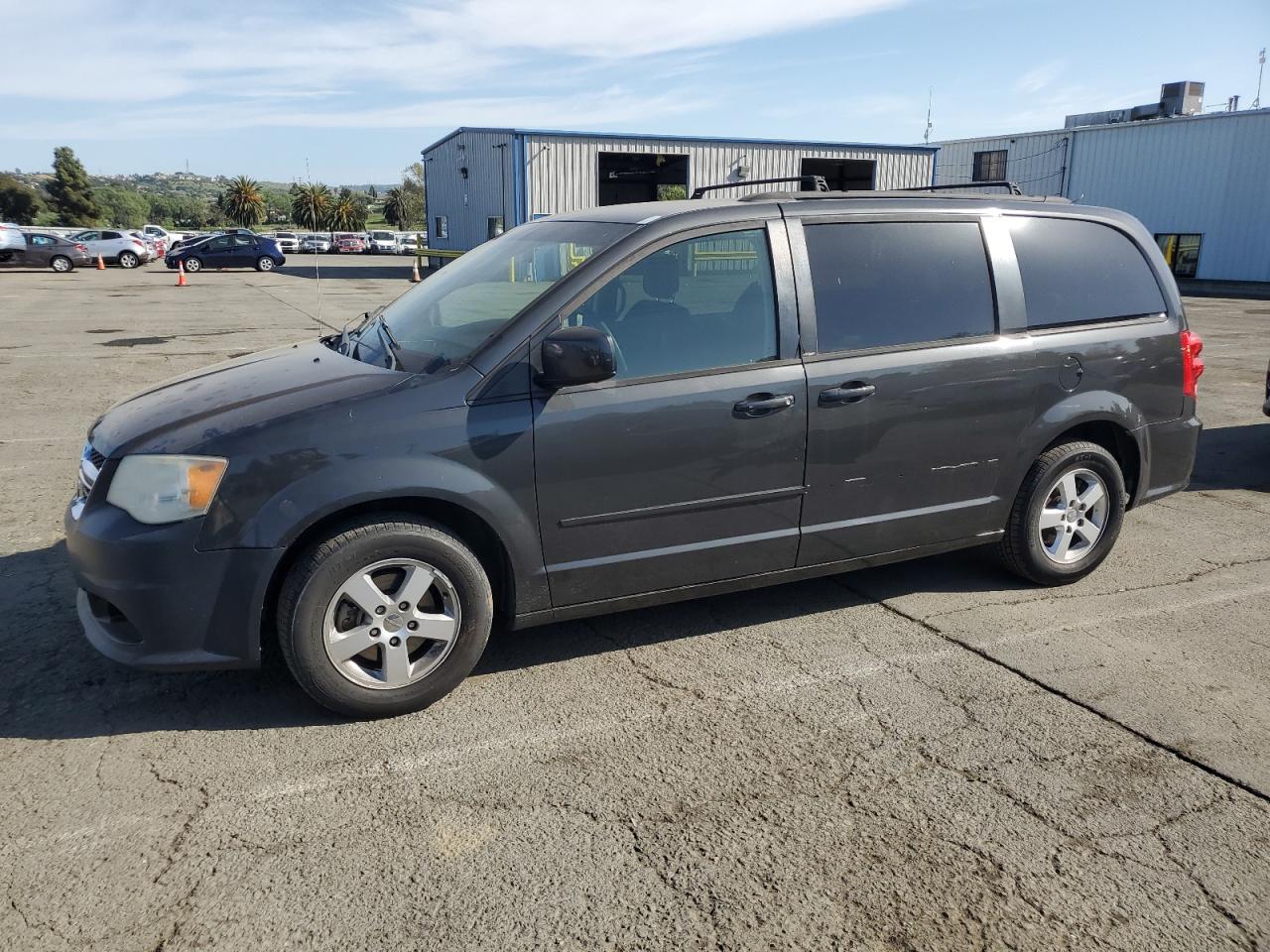 2012 Dodge Grand Caravan Sxt продається в Vallejo, CA - Side