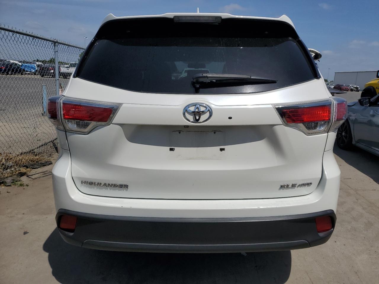 2015 Toyota Highlander Xle VIN: 5TDJKRFH3FS215216 Lot: 54381695