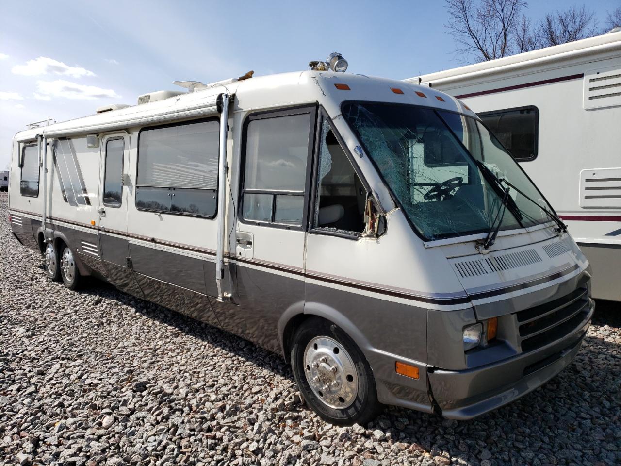 Avon, MN에서 판매 중인 1989 Winnebago Class A Motorhome Chassis - All Over